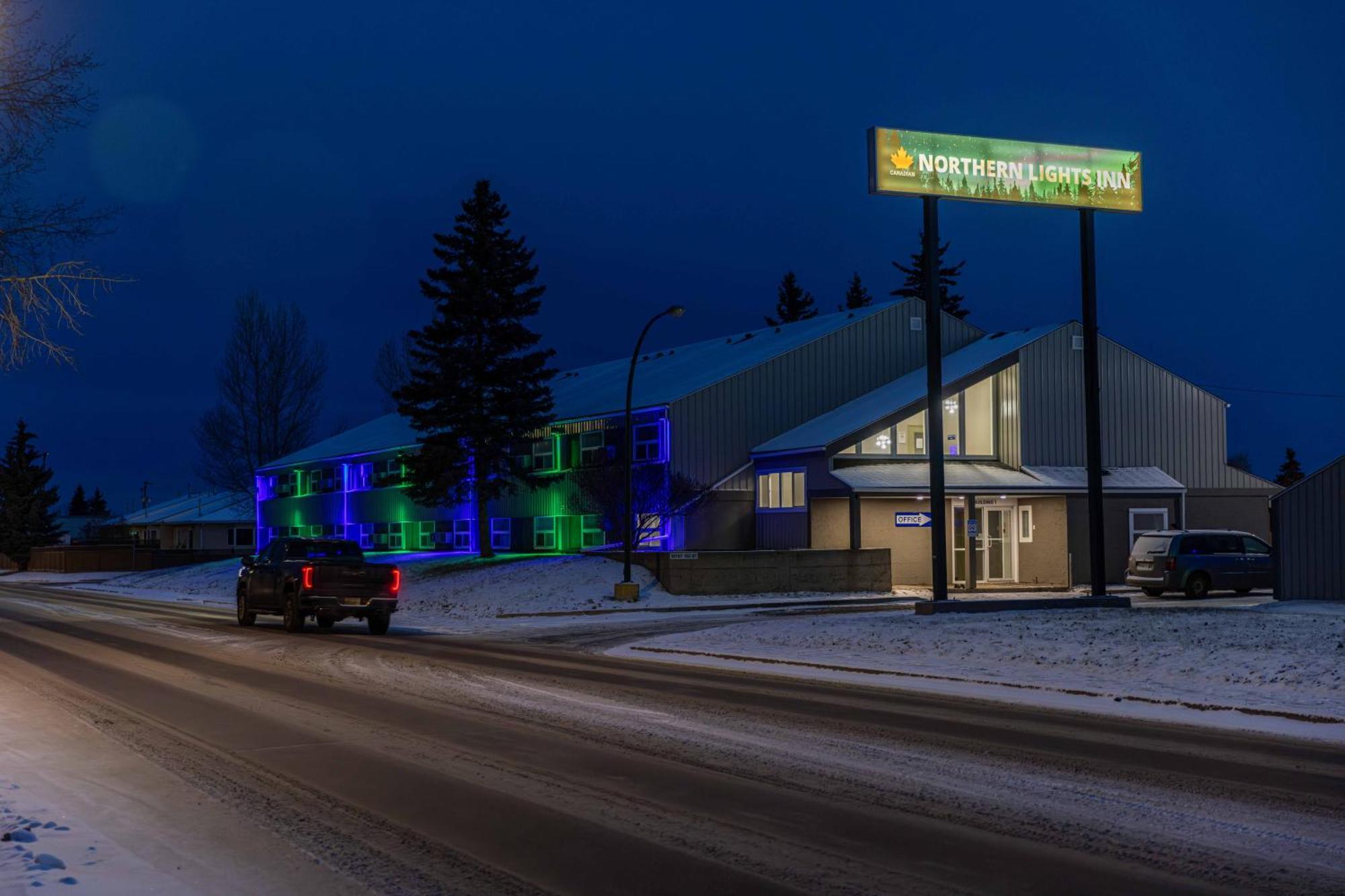 Northern Lights Inn Fort St. John ภายนอก รูปภาพ