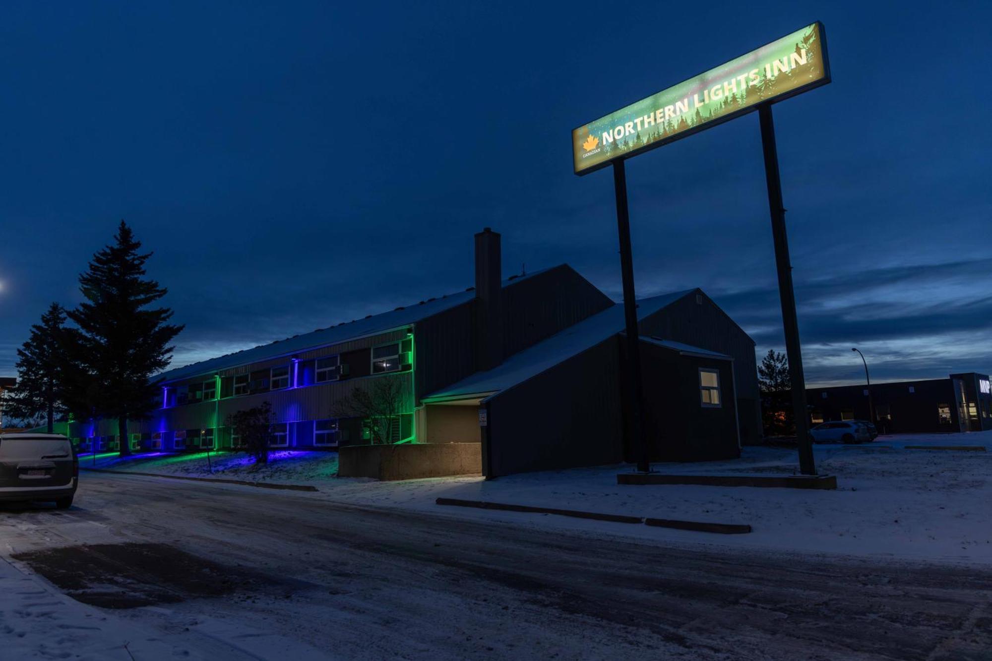 Northern Lights Inn Fort St. John ภายนอก รูปภาพ
