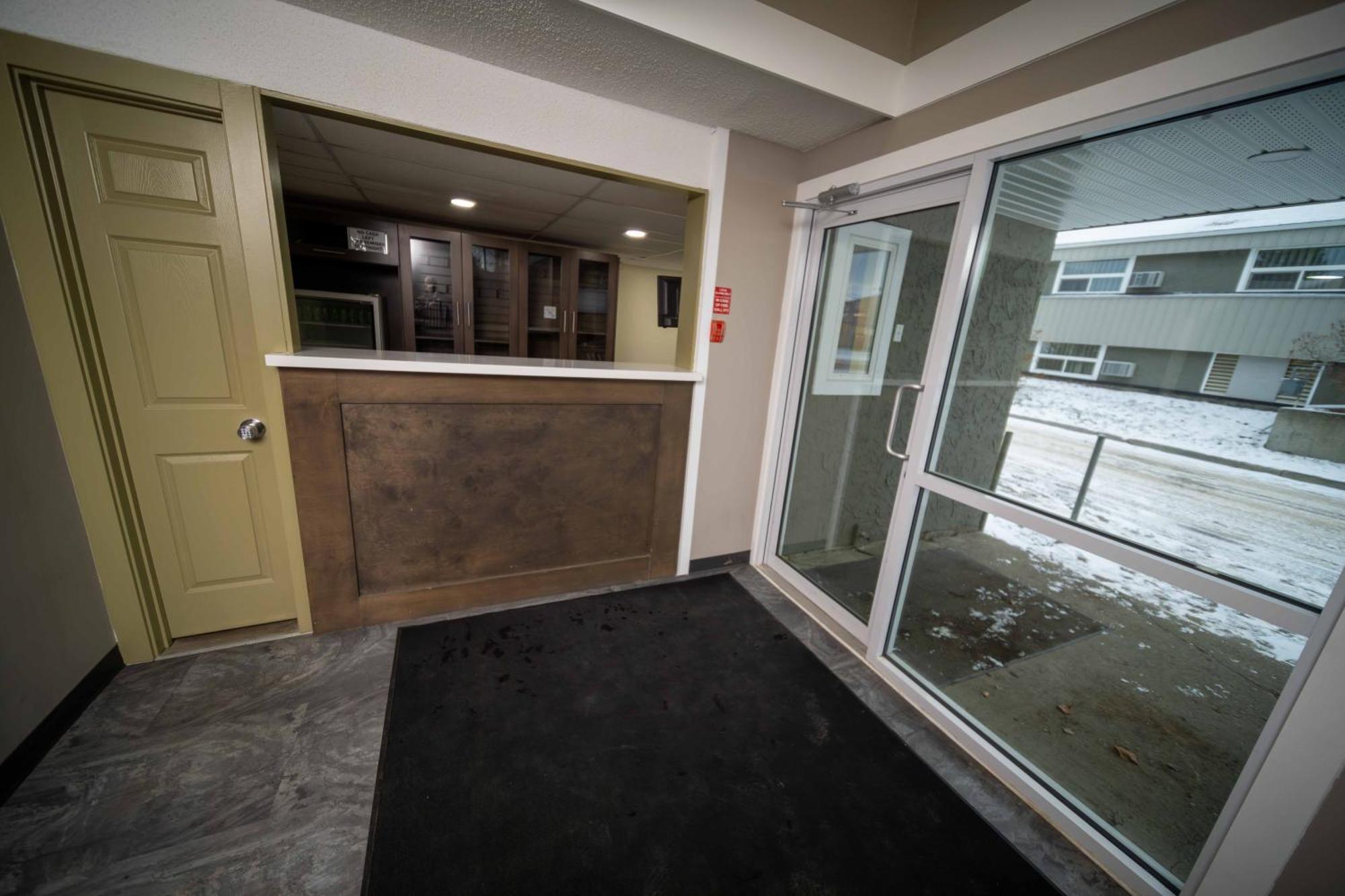 Northern Lights Inn Fort St. John ภายนอก รูปภาพ